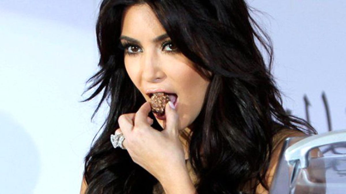 Kim Kardashian Bebeğinin Plasentasını Yiyor