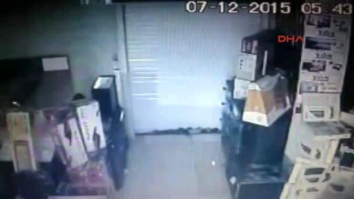 Kocaeli 2 Dakika 15 Saniyede 40 Bin Liralık Telefon Çaldılar