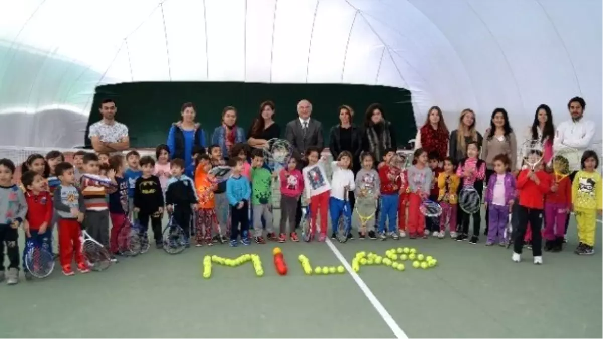 Milas\'lı Minikler Tenisle Tanıştı