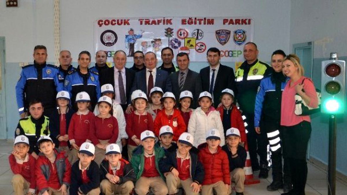 Minik Öğrencilere Trafik Eğitimi