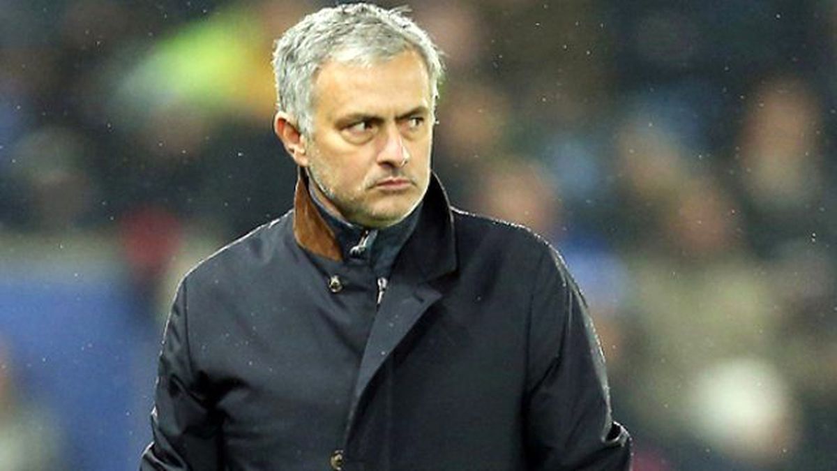 Mourinho Chelsea'den Kovuldu