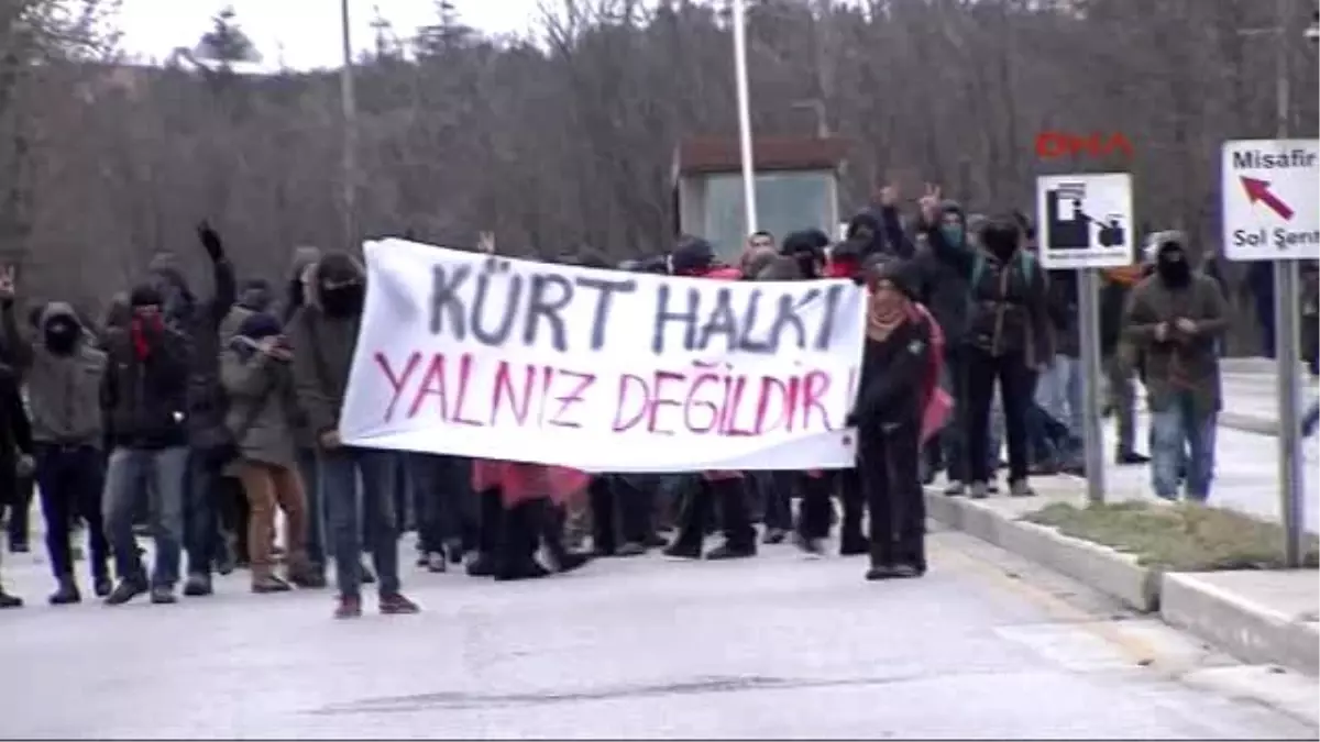 Odtü?den Cumhurbaşkanlığı?na Yürümek İsteyen Yüzü Maskeli Gruba Polis Müdahale Etti