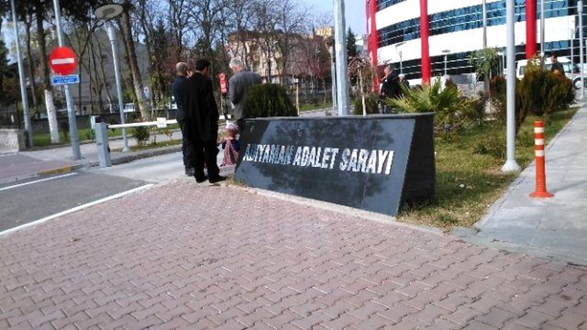 Oğlu 27 Yıl Hapis Cezası İstemiyle Yargılanan Anne İntihar Etmek İstedi
