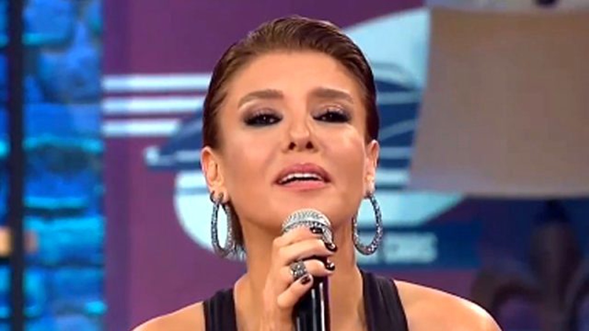 Telefonla Bağlanan İzleyiciden Gülben Ergen\'i Şaşırtan İstekler!