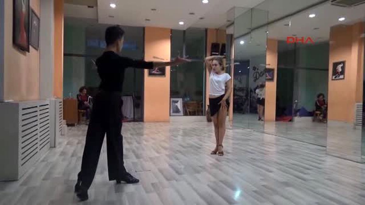 Trabzonlu Dansçılar Letonya\'da Yarışacak