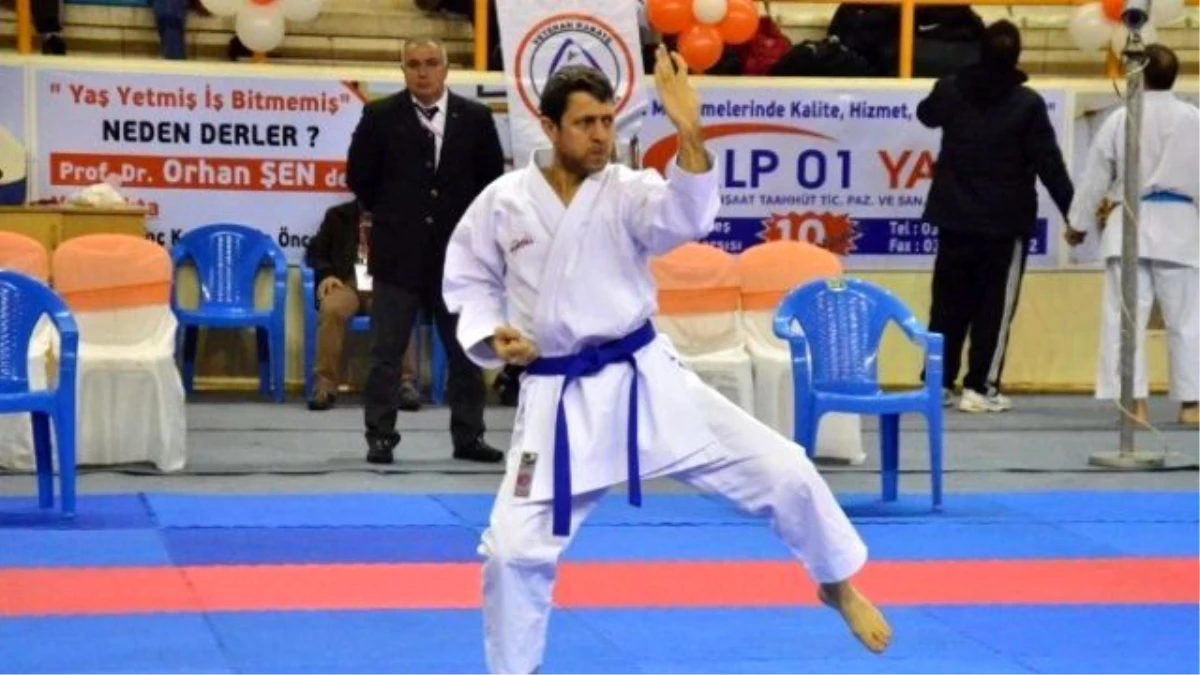 Türkiye Büyükler ve Veteranlar Karate Şampiyonası Adana\'da Başladı