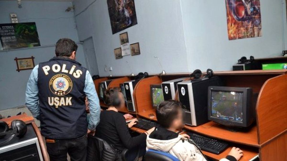 Uşak\'ta Polisin Gözü İnternet Cafeler Üzerinde