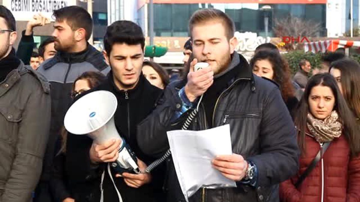 Balıkesir - Üniversitelilerden Toplu Ulaşımda "Zam Geri Alınsın" Eylemi