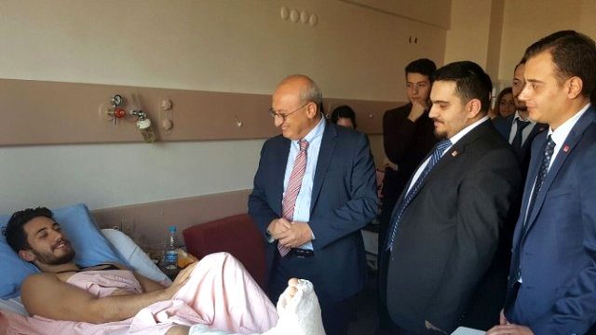 Çakırözer, Kaza Geçiren Esogü Rugby Takımı Sporcularını Ziyaret Etti