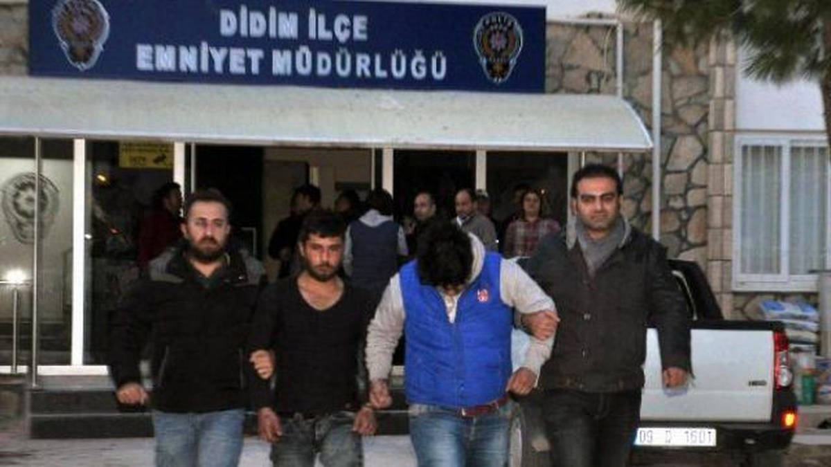 Didim\'de 22 Kaçak ile 2 Organizatörü Sahil Güvenlik Kurtardı