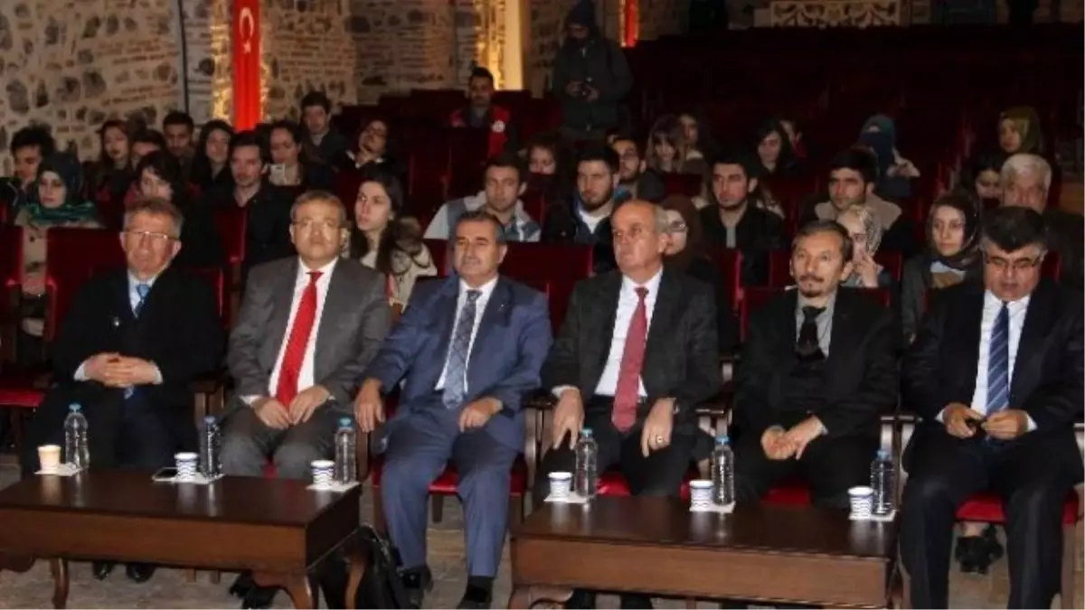 Doç. Dr. Doğan'dan Mesnevi Konferansı