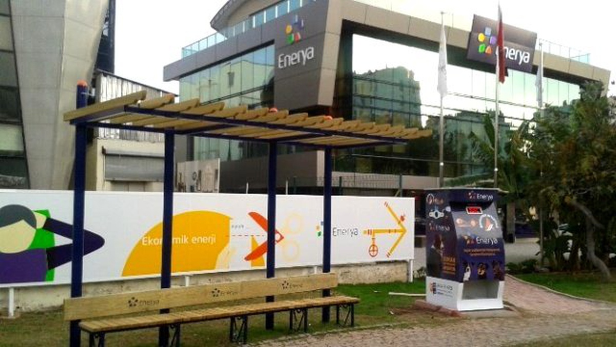 Enerya\'dan Sokak Hayvanları İçin Geri Dönüşüm Ünitesi