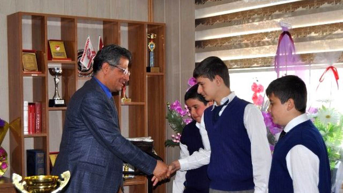 Masa Tenisi Şampiyonları Milli Eğitim Müdürlüğünde