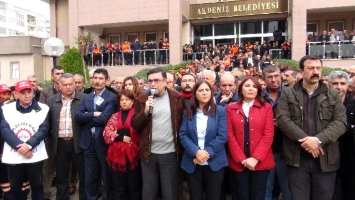 Mersin\'de Hdp\'li Belediye Başkanının Gözaltına Alınması Protesto Edildi