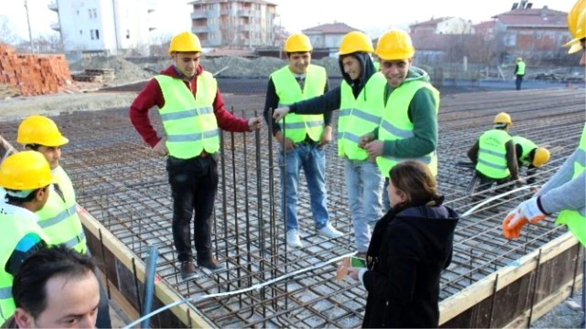 Metem Öğrencileri İnşaatta Uygulamalı Eğitim Yaptı