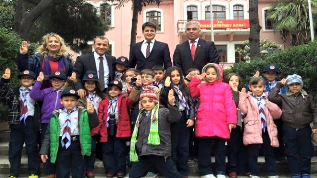 Minik İzciler Kaymakam Sonel\'i Ziyaret Etti