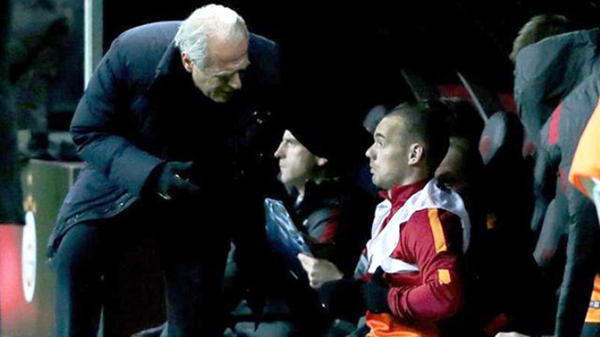 Mustafa Denizli, 8 Futbolcuyu Topun Ağzına Koydu