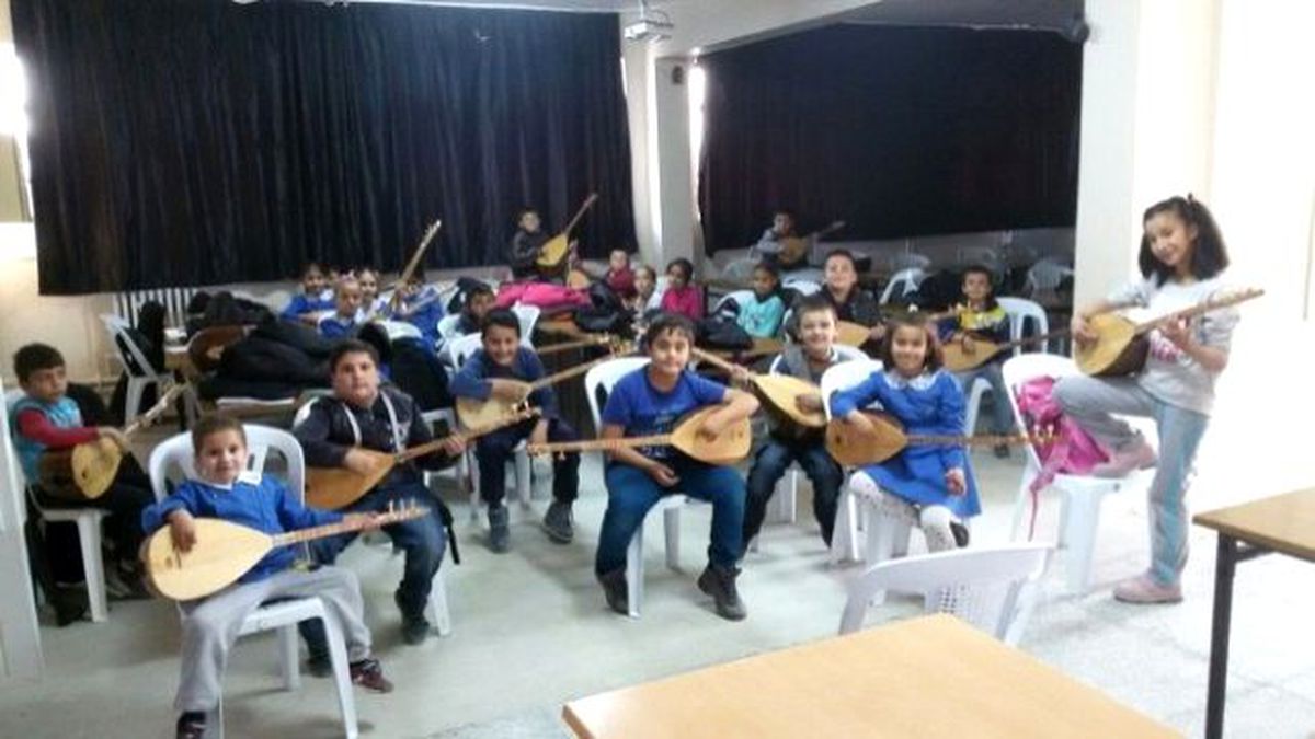 Öğrencilere Bağlama Kursu