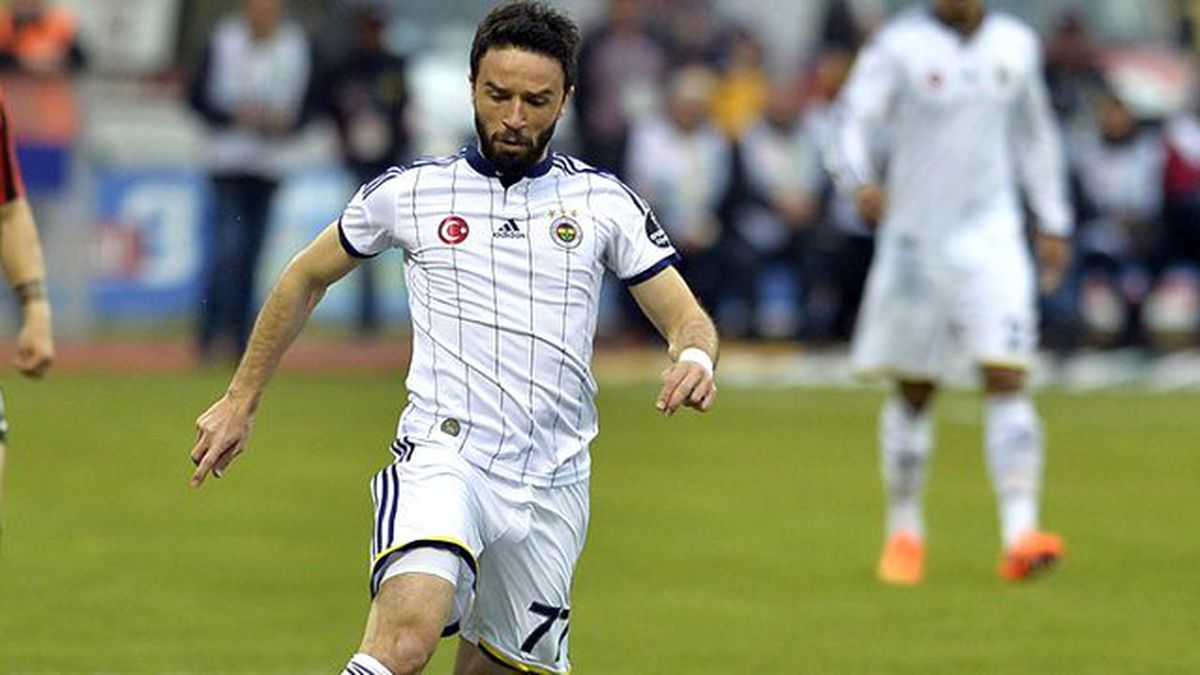 Valencia'dan Sonra Benfica da Gökhan Gönül'e Talip