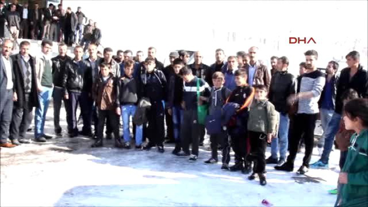 Van - İş-Kur Eleman Vermeyince Okul Çöpe Dönüştü, Veliler İsyan Etti