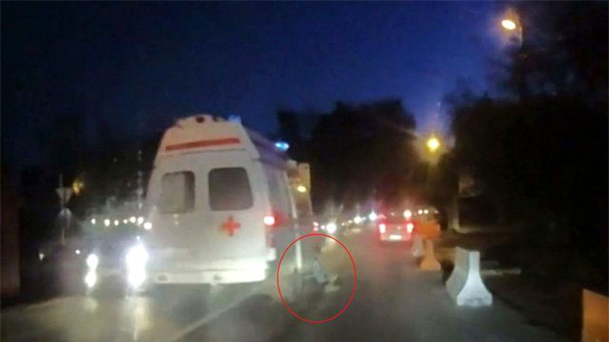 Ambulanstan Hastayı Düşürdüler