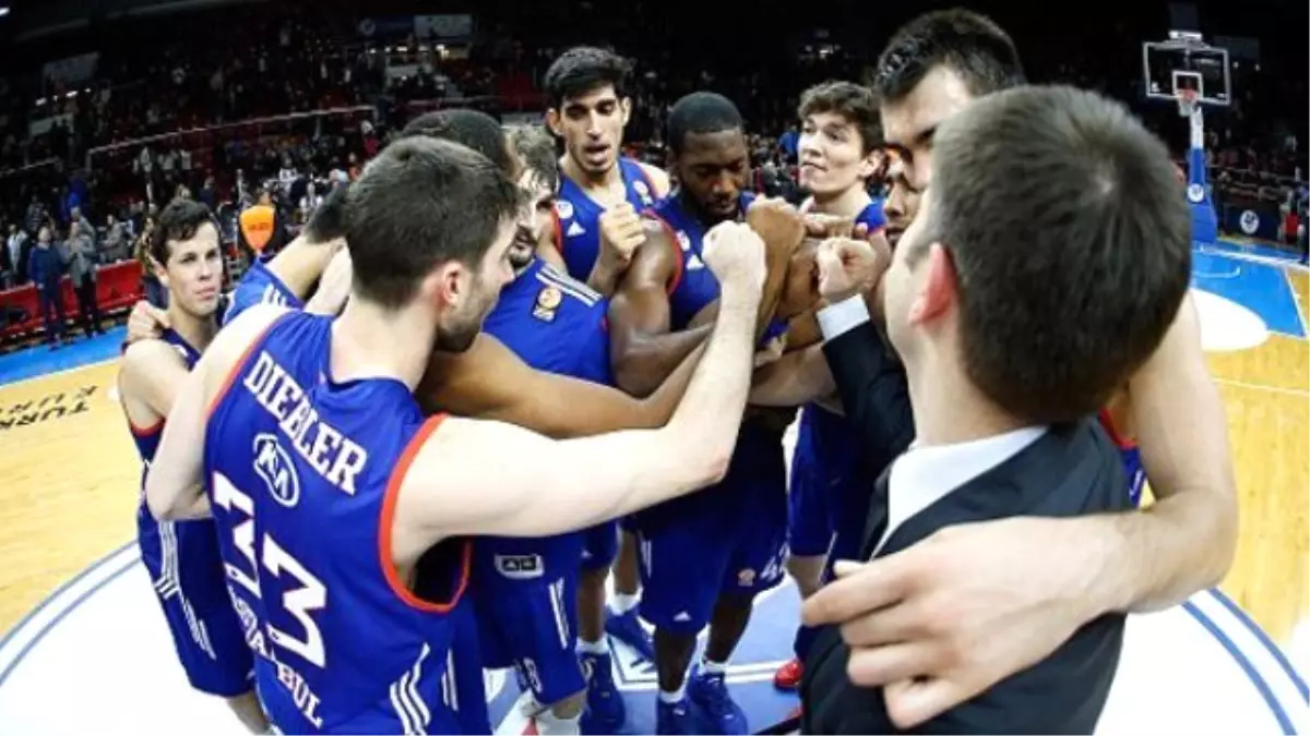 Anadolu Efes, Olympiakos\'yu 81-68 Yendi