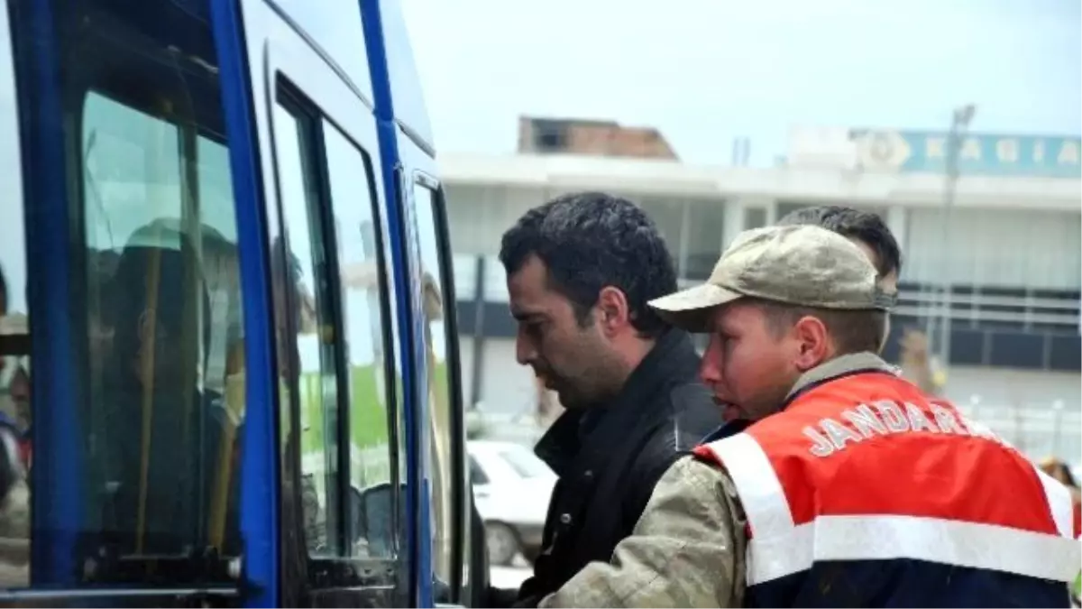 Babasını Öldüren Dizi Oyuncusu Orhan Şimşek İlk Duruşmaya Çıktı