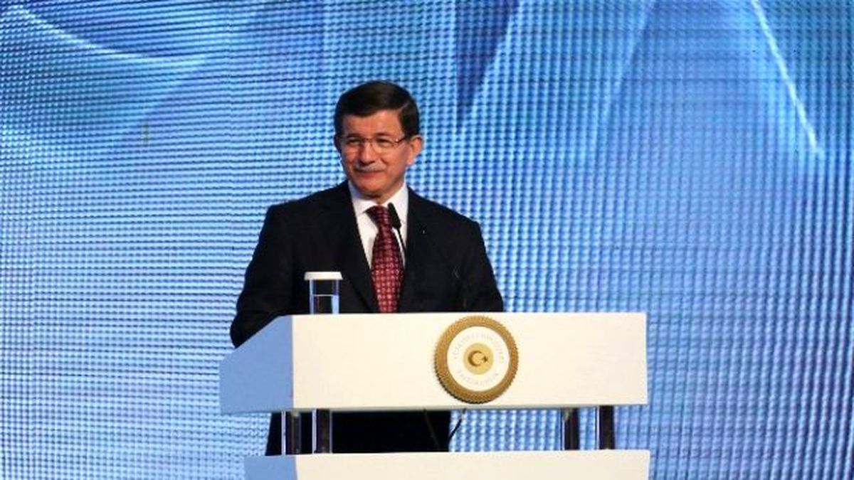 Başbakan Davutoğlu: "Sizi Dağlara, Barikatlara Mahkum Etmeye Çalışanları Dinlemeyin"