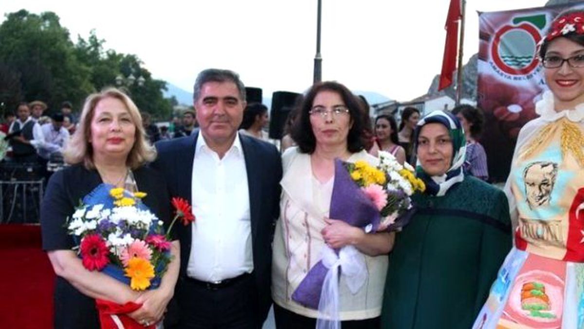 Başkan Özdemir\'e Yılın Belediye Başkanı Ödülü
