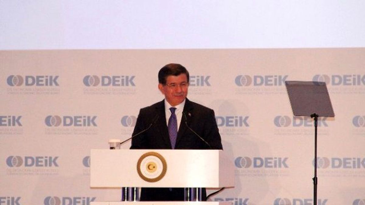 Davutoğlu\'dan Eren Erdem\'e Tepki: "Bunu Söyleyen Açıkça İhanet İçindedir"