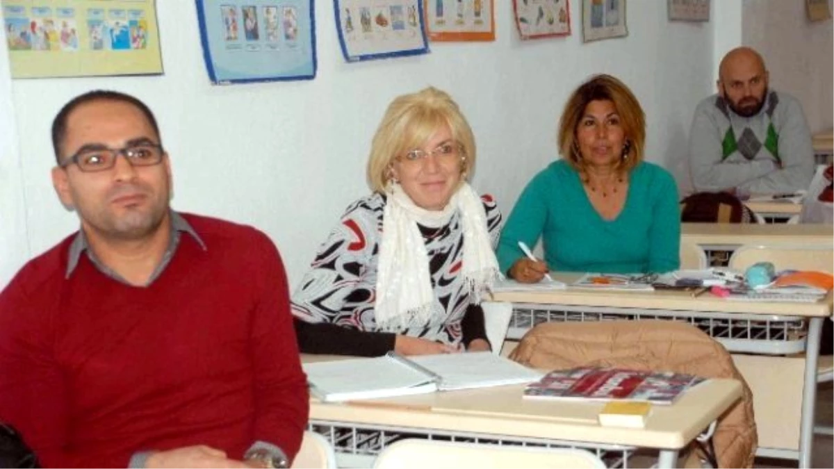 Fethiye\'de 9 Ülkeden 28 Yabancı Türkçe Öğreniyor