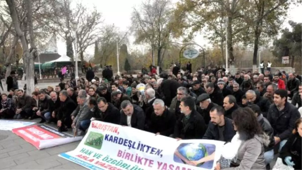 Gaziantep\'te Stk\'lardan Maraş Olayları ve Sokağa Çıkma Yasağı Protestosu