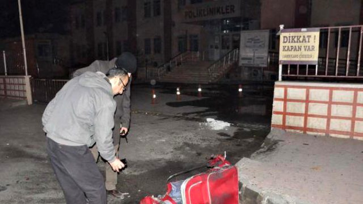 Hastane Önündeki Bavul Bomba Paniği Yaşattı