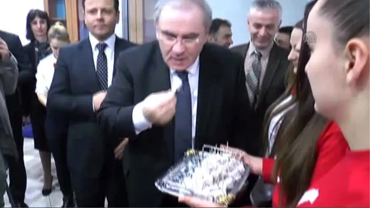 Makedonya\'da "Türkçe Eğitim Bayramı" Kutlanıyor