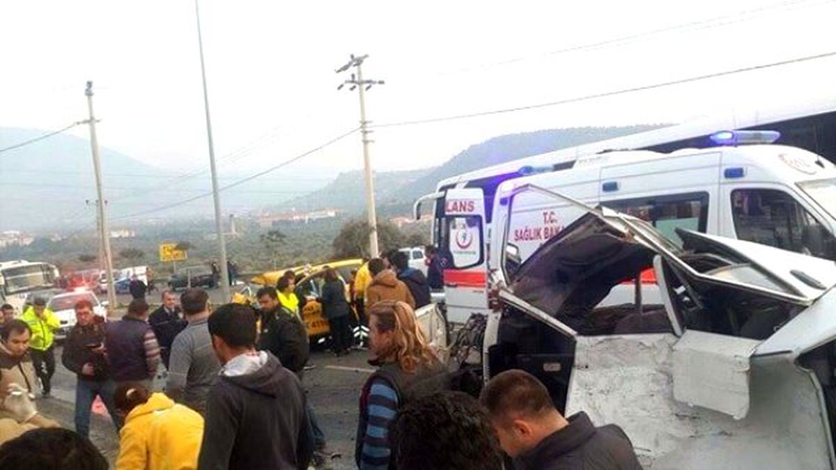Milas\'ta Trafik Kazası: 2 Yaralı