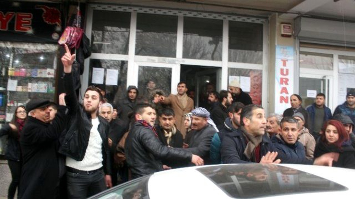 Muş\'ta Olaylı Basın Açıklaması