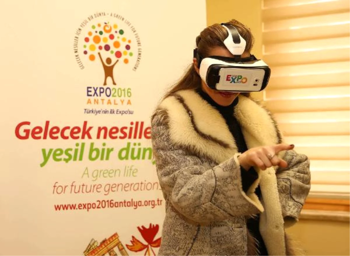 Rumen Şarkıcı Otilia, Expo 2016 Antalya Alanına Kauçuk Dikti