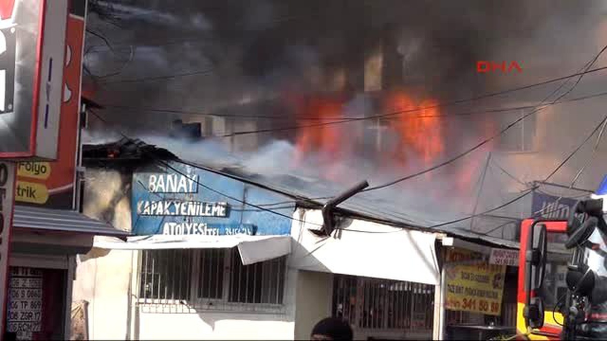 Sanayi Sitesinde Yangın Çıktı 5 İş Yeri Kullanılamaz Hale Geldi