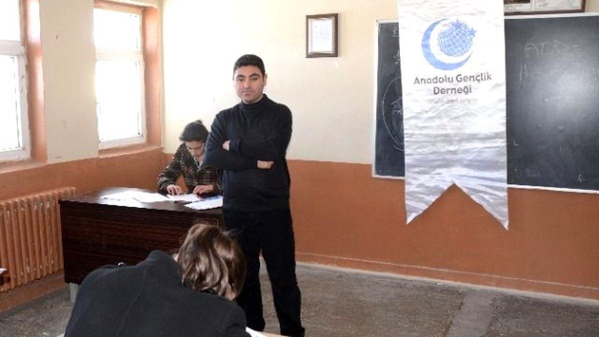 Sarıkamış\'ta "Liseli Gençler Efendimizin İzinde Siyer-i Nebi Yarışması " Sınavı Yapıldı