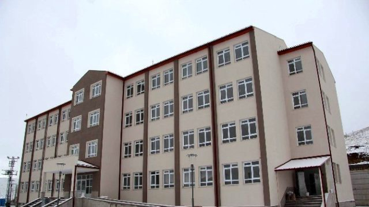 Yıldız Beldesi\'ne 16 Derslikli Lise Yapıldı