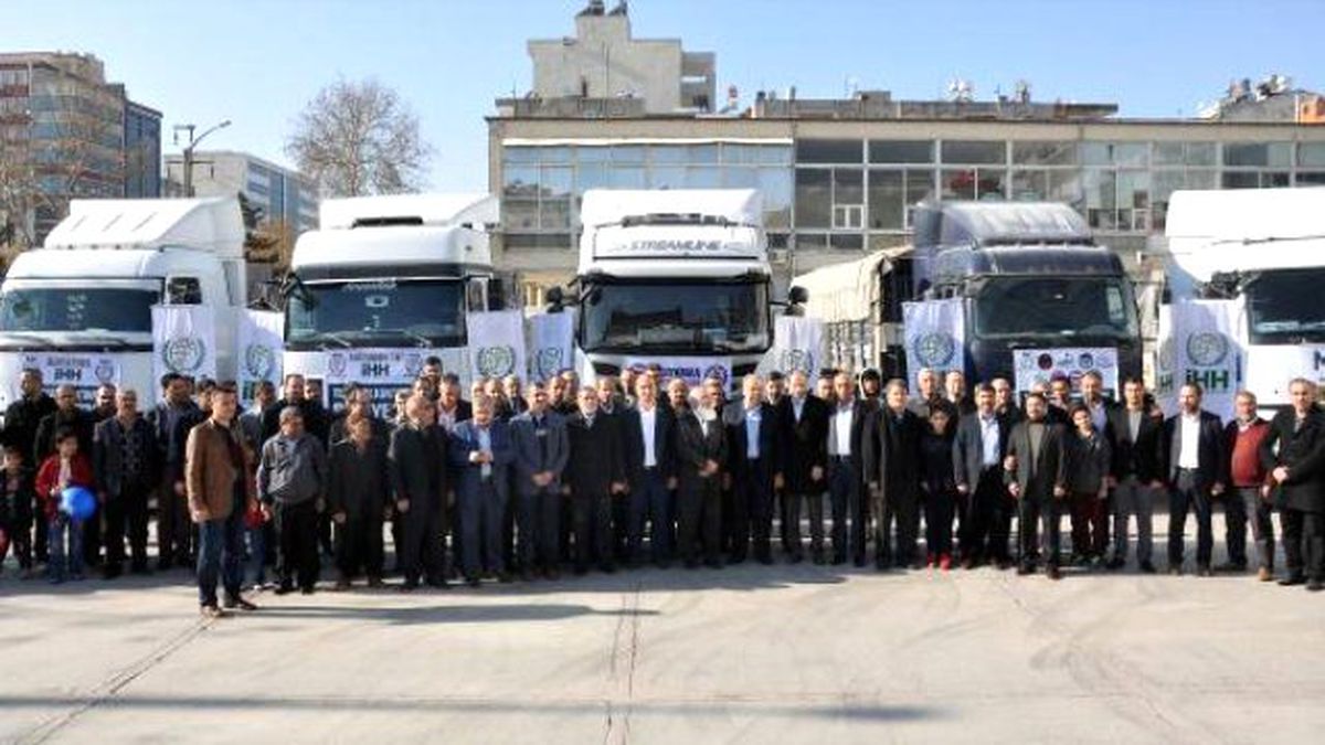 Adıyaman\'dan Suriye\'ye 6 Tır Un Yardımı