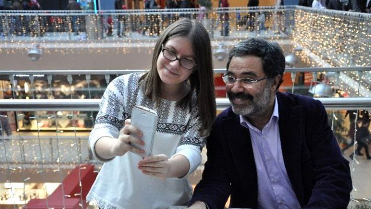 Ahmet Ümit Gebze\'de Okurları ile Buluştu