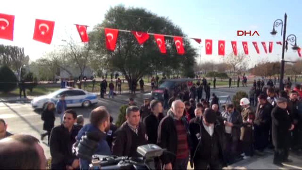 Diyarbakır Şehidi İstanbul\'da Son Yolculuğuna Uğurlandı