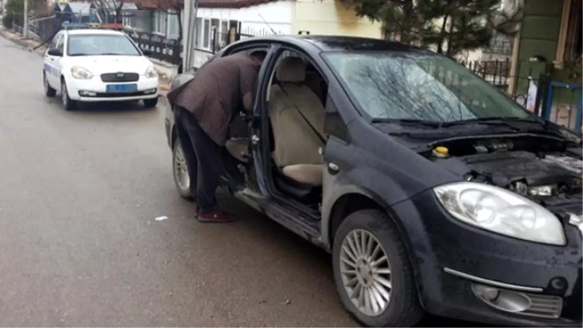 Hırsızlar, Torpidoda Bulunan Yedek Anahtarlarla 100 Lüks Araç Çaldı