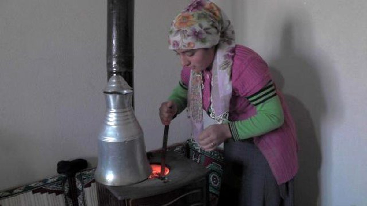 Muşlu 17 Yaşındaki Emine\'nin Tek İsteği Okula Dönmek
