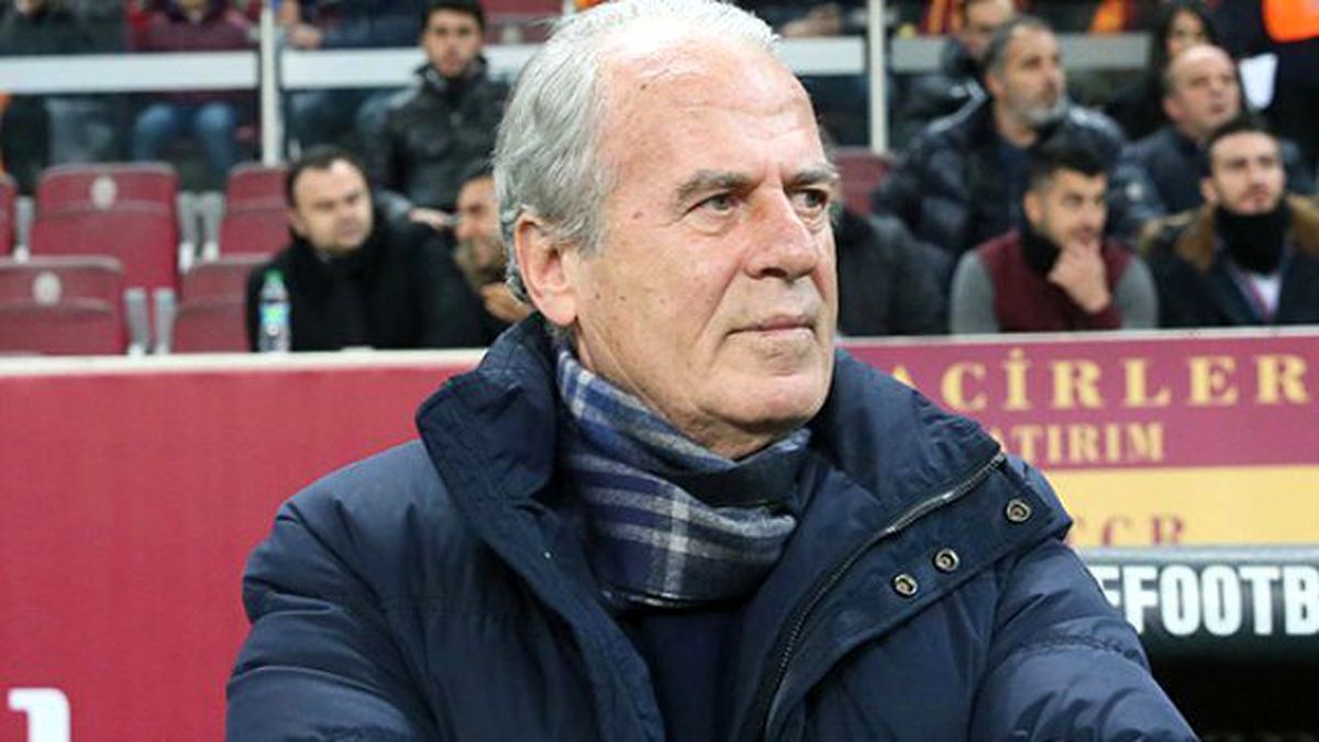 Mustafa Denizli'den Revizyon Sinyali