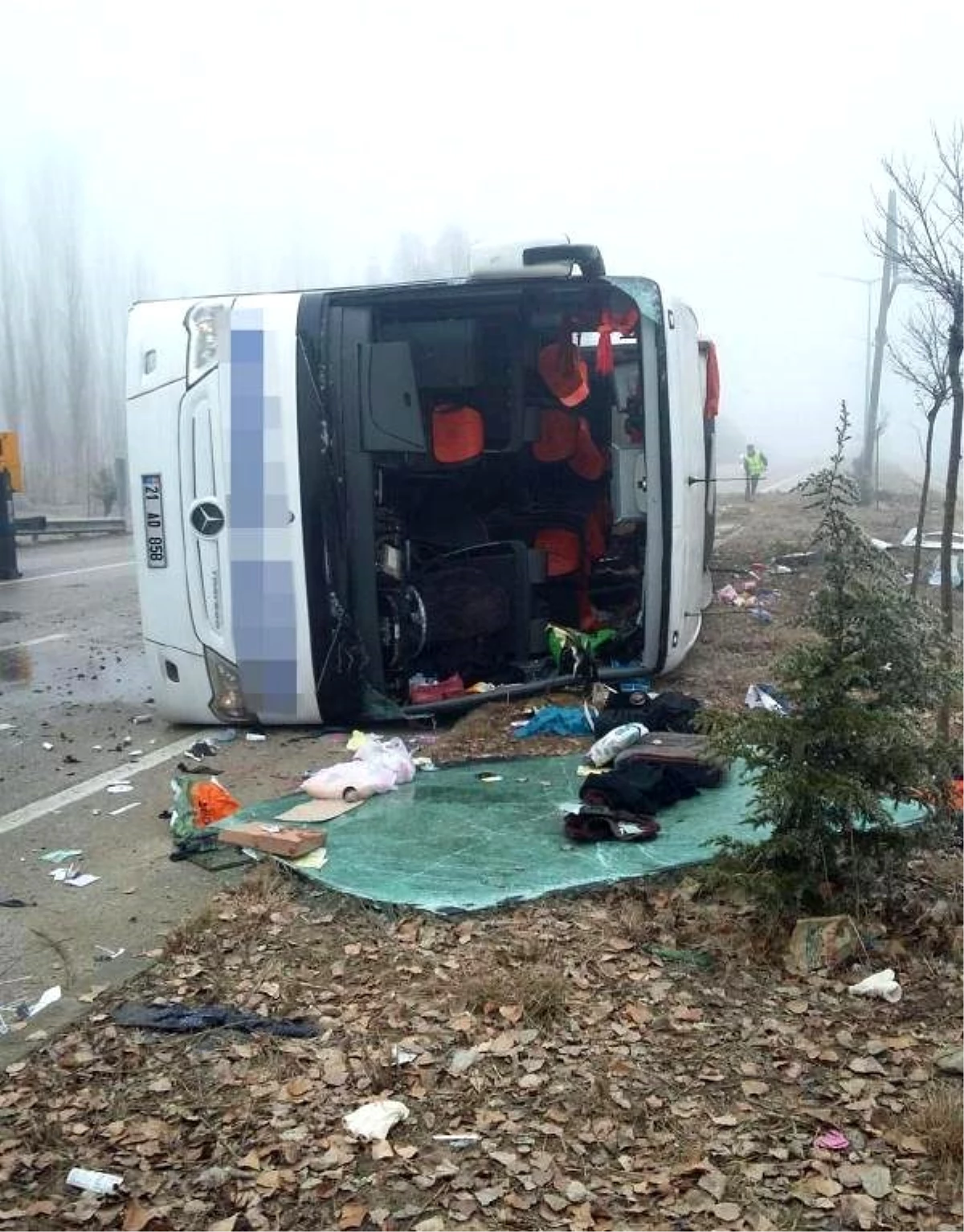 Yolcu Otobüsü Devrildi: 2 Ölü, 23 Yaralı