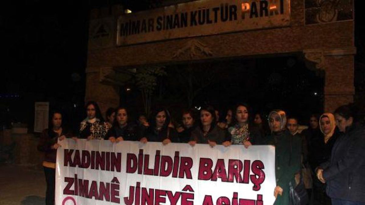 Adıyaman\'da Kadınlardan Mumlu Oturma Eylemi