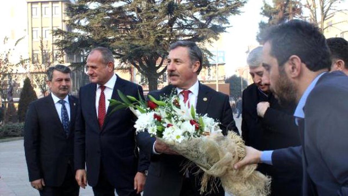 Ak Partili Özdağ: \'Özerklik\', \'Öz Yönetim\' Gibi Hezeyanları \'Zırva\' Kabul Ederiz