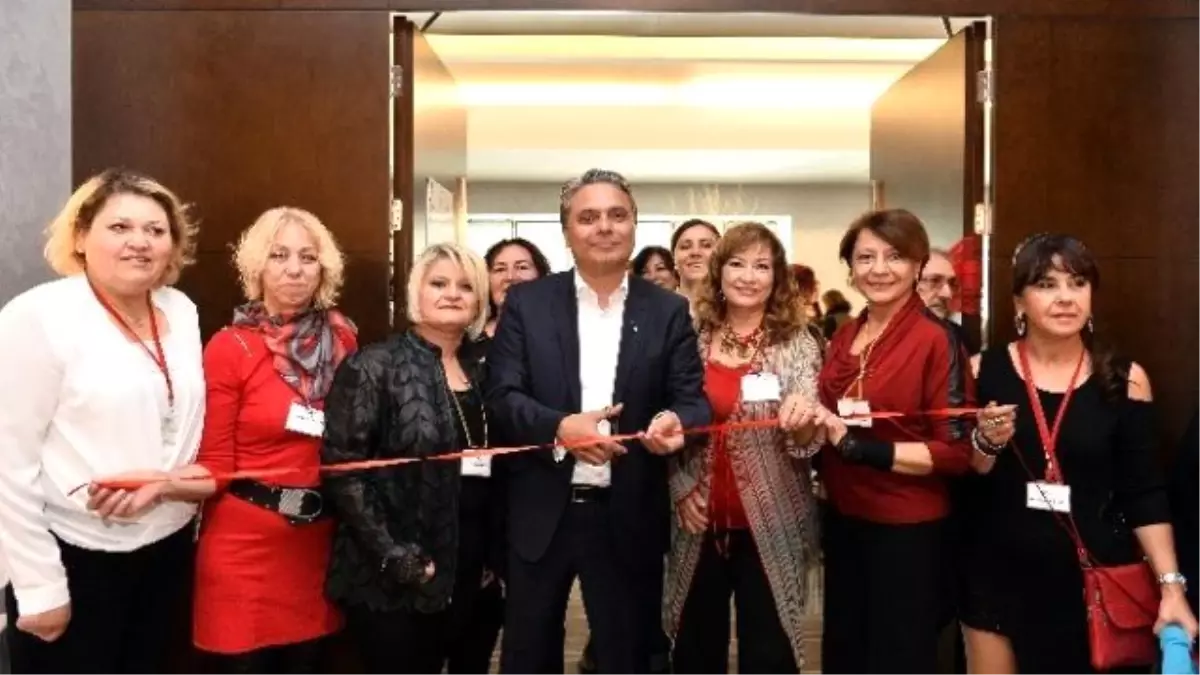 Başkan Uysal, Üniversite Öğrencileri Yararına Açılan Kermes\'e Katıldı